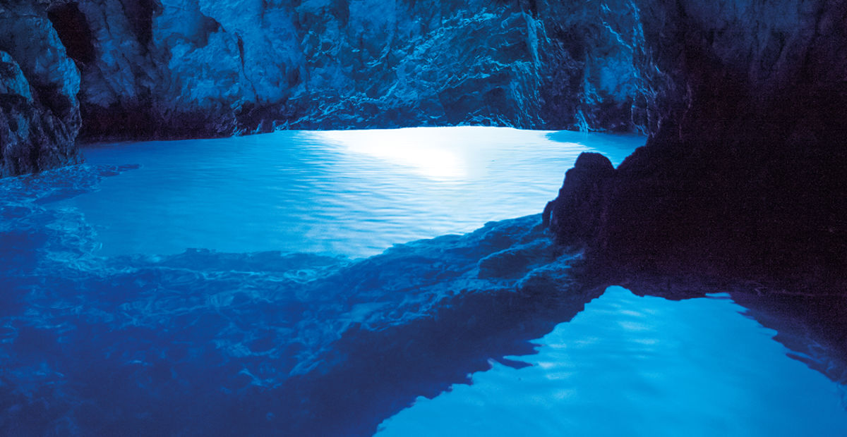 Blue Grotto Bisevo entrance and ticket booth